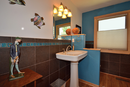 615 Armenta - Guest Bathroom