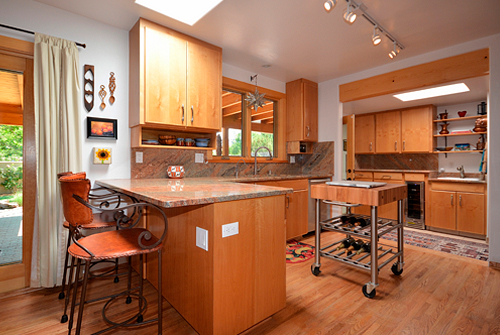 615 Armenta - Gourmet Kitchen with Granite Countertops, Jenn Air Appliances and Custom Wood Cabinets