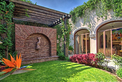 40 Fuentes - Front Entrance Two Floor Luxury Residence