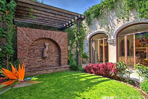 40 Fuentes - Formal Front Entrance Garden