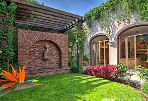 40 Fuentes - Formal Front Entrance Garden Courtyard