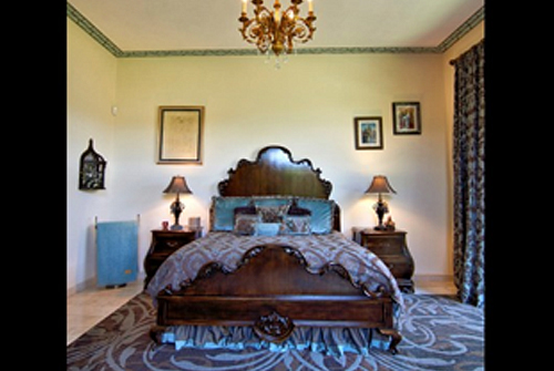 40 Fuentes - Master Bedroom Suite