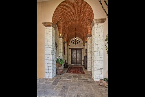 40 Fuentes - Formal Arched Front Entrance Passageway