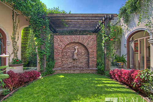 40 Fuentes - Formal Front Entrance Garden Courtyard