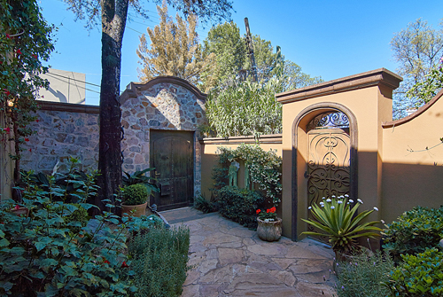 Calle Agua 2 - Formal Front Entrance Garden Courtyard