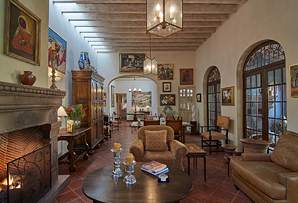 Calle Agua 2 - Open Living Room With Fireplace